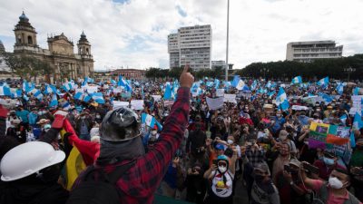 Den dritten Samstag in Folge: Demonstranten fordern Rücktritt des Staatschef in Guatemala