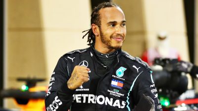 Rekord-Rennfahrer Lewis Hamilton zum Ritter geschlagen