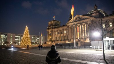 Berlins Polizei schickt fast 3.000 Beamte in Silvester-Einsatz