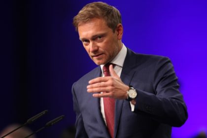 Lindner und weitere Bundestagsabgeordnete fordern Aufklärung über Pläne für „Mega-Lockdown“