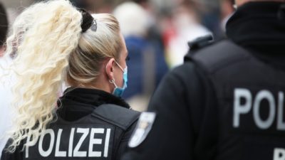 Gewerkschaft der Polizei verlangt frühere Impfung von Polizisten