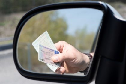 500 Euro Bußgeld: 62-Jähriger fuhr Enkel zu spät nach Hause
