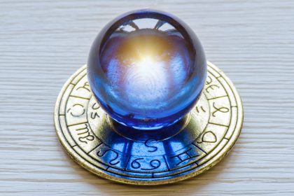 Baba Vanga: Ein großer Drache kommt über die Welt und wird von drei Riesen besiegt