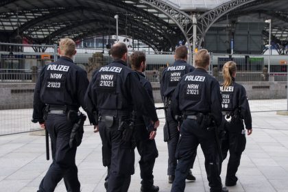 NRW fordert: Polizisten sollen bevorzugt gegen Covid-19 geimpft werden