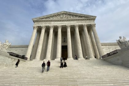 17 Staaten und Trump schließen sich Klage von Texas am Obersten Gericht an