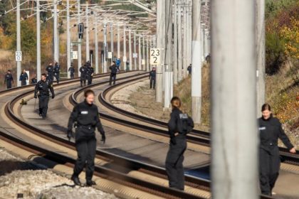 Iraker wegen Anschlagsserie auf ICE-Züge vor Gericht