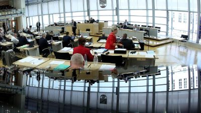 Verfassungsgericht Sachsen-Anhalt: Reine Briefwahl in Ausnahmesituation möglich