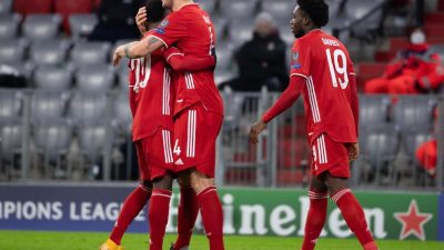 Süle und Choupo-Moting lassen Bayern gegen Moskau jubeln