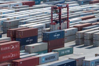 Fast jedes zweite deutsche Unternehmen bezieht kritische Vorleistungen aus China