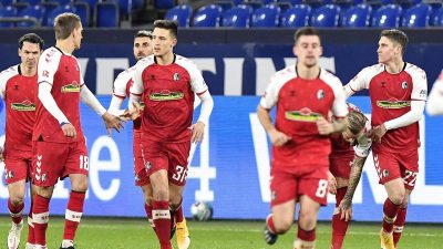 Schalke-Krise geht weiter: Freiburg gewinnt dank Sallai