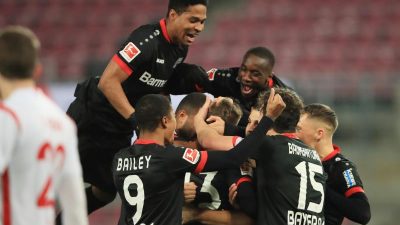 Derbysieger Leverkusen weiter Erster – Bayern bezwingt VfL