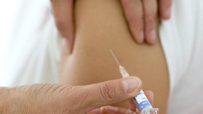 Pflegekräfte in Stralsund bekommen versehentlich Fünffach-Dosis des Impfstoffs