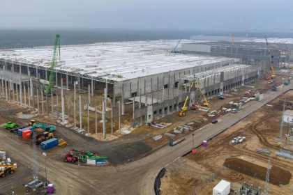 Naturverbände schockiert über Tesla-Weiterbau – ÖDP wirft Landesumweltamt “Mauschelei” vor