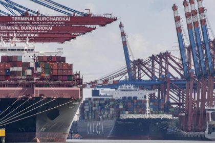 Außenhandel rechnet mit über zwölf Prozent Exportrückgang