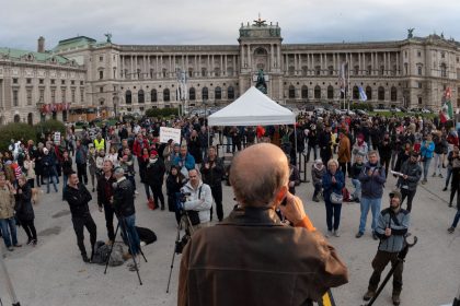 Corona-Politik: Proteste in Nürnberg – Proteste in mehreren österreichischen Städten