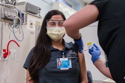 Impfpflicht am Arbeitsplatz: US-Richter schmettert Klage von Krankenhauspersonal gegen Arbeitgeber ab