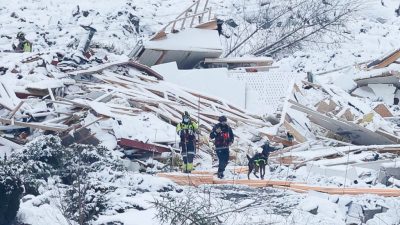 Fünftes Todesopfer nach Erdrutsch geborgen – Einige Häuser 400 Meter weit verschoben