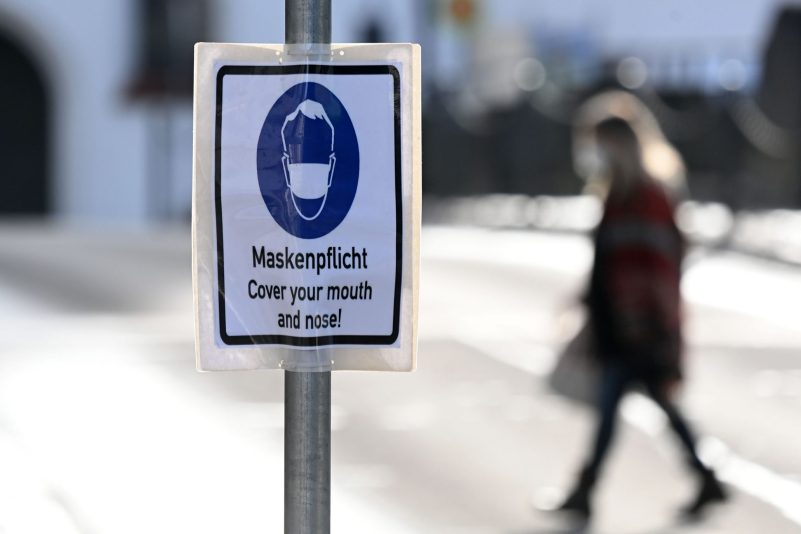 OVG Brandenburg: Masken-Befreite müssen Dritten nicht ihre Diagnose offenlegen