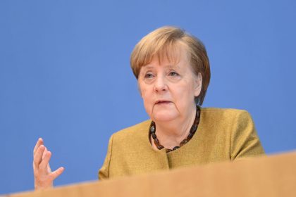 Regierungserklärung von Merkel – Weidel in der Debatte: „Es ist verfassungswidrig, was hier geschieht“