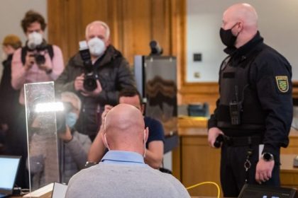Waffenversteck im Garten: Elitesoldat räumt Taten ein