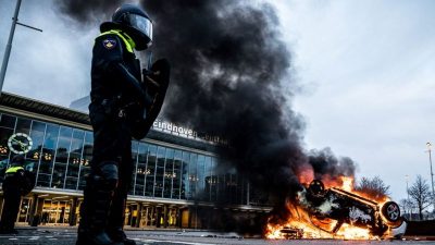 Niederlande: Polizei geht massiv gegen Corona-Proteste vor