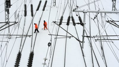 Schnee und Eis beeinträchtigen massiv Fernverkehr im Norden