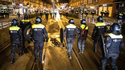 Niederlande: Königspaar meldet sich nach Gewaltexzessen bei Corona-Demos zu Wort