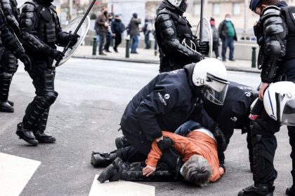 Mehr als 200 Festnahmen in Brüssel wegen Corona-Demo – Corona-Proteste in Wien, Berlin, Amsterdam, Mailand und Aarhus