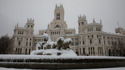 Minustemperaturen behindern Räumarbeiten in Spanien – bereits fünf Kältetote