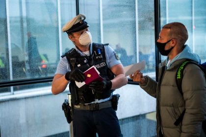 Bundespolizeipräsident kritisiert Corona-Kontrollen der Airlines