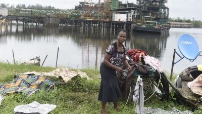 Urteil: Shell muss Bauern in Nigeria Entschädigungen für Öl-Lecks zahlen