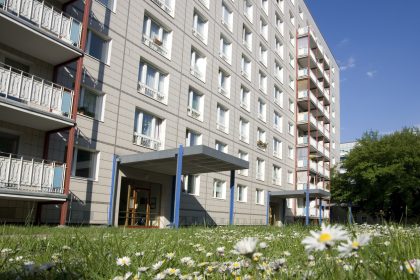 Zeugenaufruf: Mann stürzte in Memmingen von Hochhaus – Wer hat etwas gesehen?