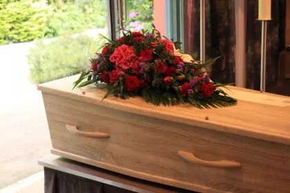 „Keine Übersterblichkeit festzustellen“ – Lebenserwartung von Corona-Toten 2 Jahre höher als normal