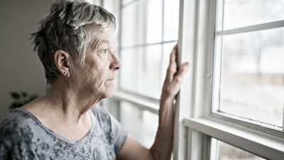 „Alte Leute allein auf ihren Zimmern, das ist der Tod“: Altenheimleiterin warnt vor Corona-Isolation