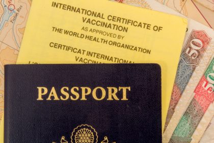 Paris lehnt Debatte über EU-Impfpass derzeit ab