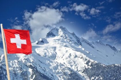 Trotz oder wegen Corona-Krise: Schweiz boomt als “Tummelplatz für Millionäre”