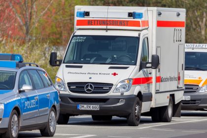 Zweijähriger schwebt nach Sturz in den Fluss Erft in Lebensgefahr