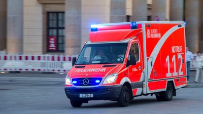 Nach schwerem Verkehrsunfall in Berlin: Vierjähriges Kind stirbt in Krankenhaus