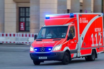 Nach schwerem Verkehrsunfall in Berlin: Vierjähriges Kind stirbt in Krankenhaus