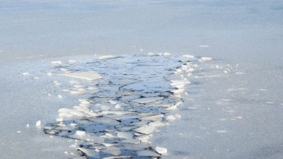 Frostige Idylle mit Tücken: Eisflächen sind noch zu dünn zum Betreten