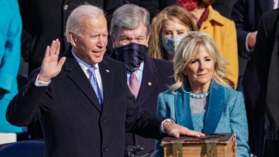 Biden will 1776-Kommission zur Förderung einer patriotischen Erziehung stoppen