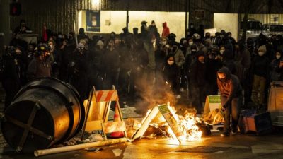 Feuer und Randale: Heftige Anti-Polizei Proteste erschüttern Stadt an der Westküste der USA