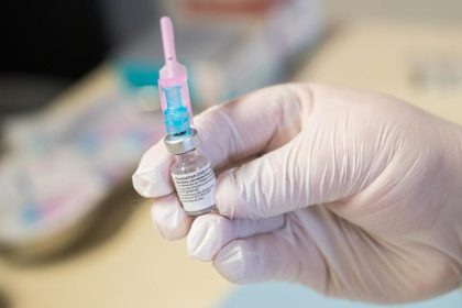 CDC: Schwere allergische Reaktion auf Moderna-Impfstoff „selten“ – Todesfälle nach Corona-Impfung gemeldet