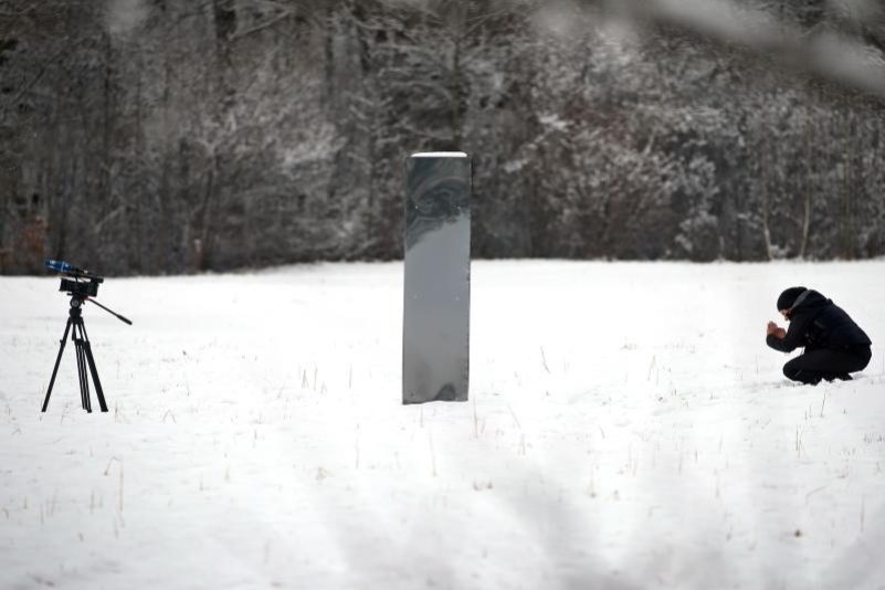 Weitere Metall-Stele taucht bei Toronto auf