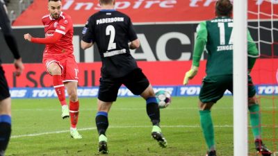 Düsseldorf setzt Siegesserie auch gegen Paderborn fort