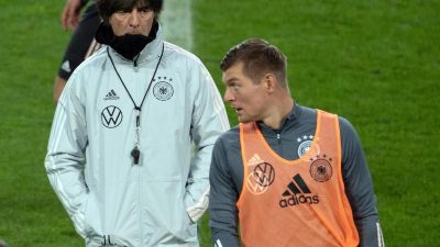Weltmeister Kroos und Mertesacker nehmen Löw in Schutz