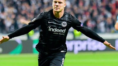 Rückkehr perfekt: Eintracht leiht Real-Stürmer Jovic aus