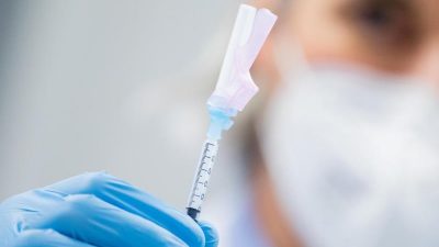 Corona-Impfung: US-Behörden untersuchen seltene Blutkrankheit bei Geimpften