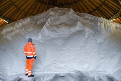 Unbekannte stehlen 2,5 Tonnen Streusalz aus Garage