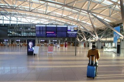 Seehofer ruft zu Verzicht auf Auslandsreisen auf
